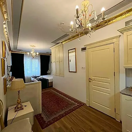 Golden Old Hotel 5*